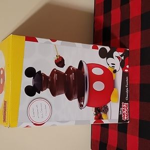 Mickey mouse chocolate fountain
